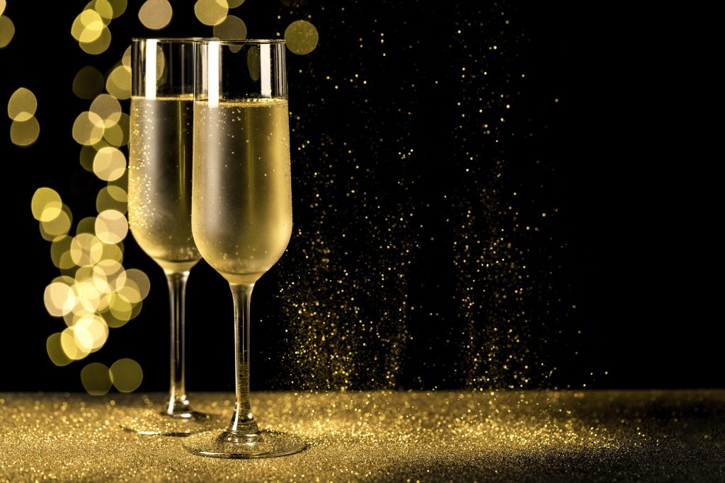 <a href="https://www.freepik.com/photos/new-year-champagne">New year champagne photo created by freepik - www.freepik.com</a>